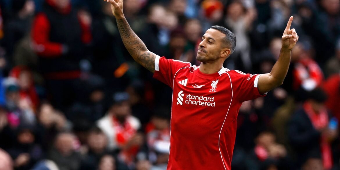 Liverpool pode aceitar proposta para contratar novo destaque do meio-campo em Anfield