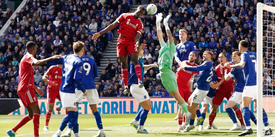 Moyes precisa deixar de escanteio jogador do Everton que realizou apenas 15 passes