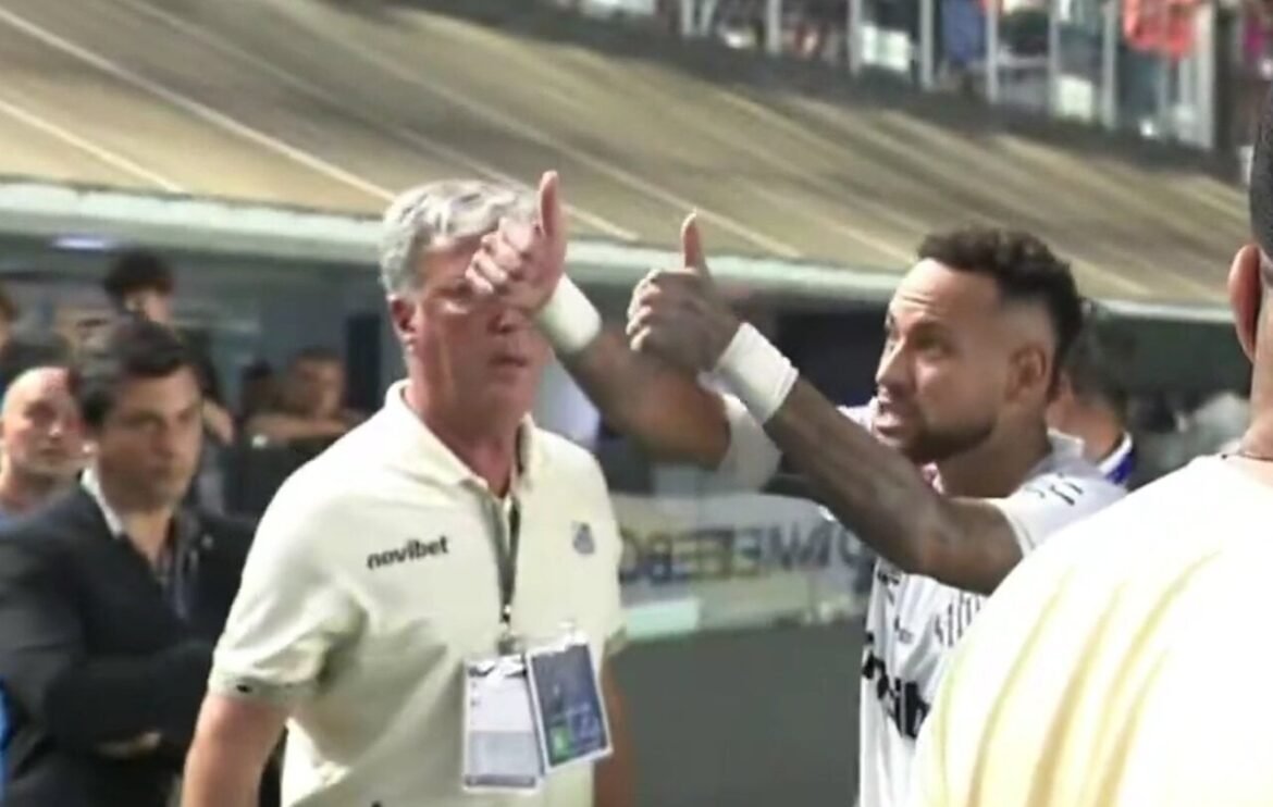 Neymar se envolve em discussão com torcedores após empate do Santos