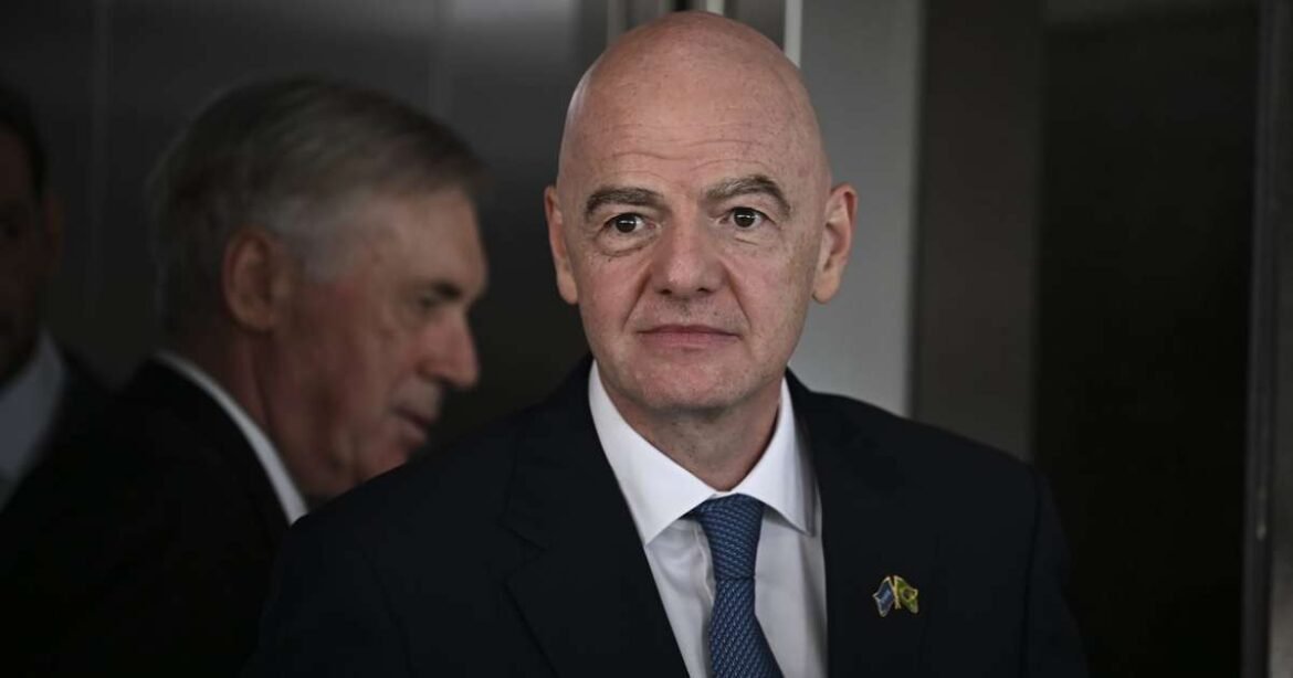 Nova diretriz da FIFA pode incentivar clubes a priorizarem a base; saiba mais.