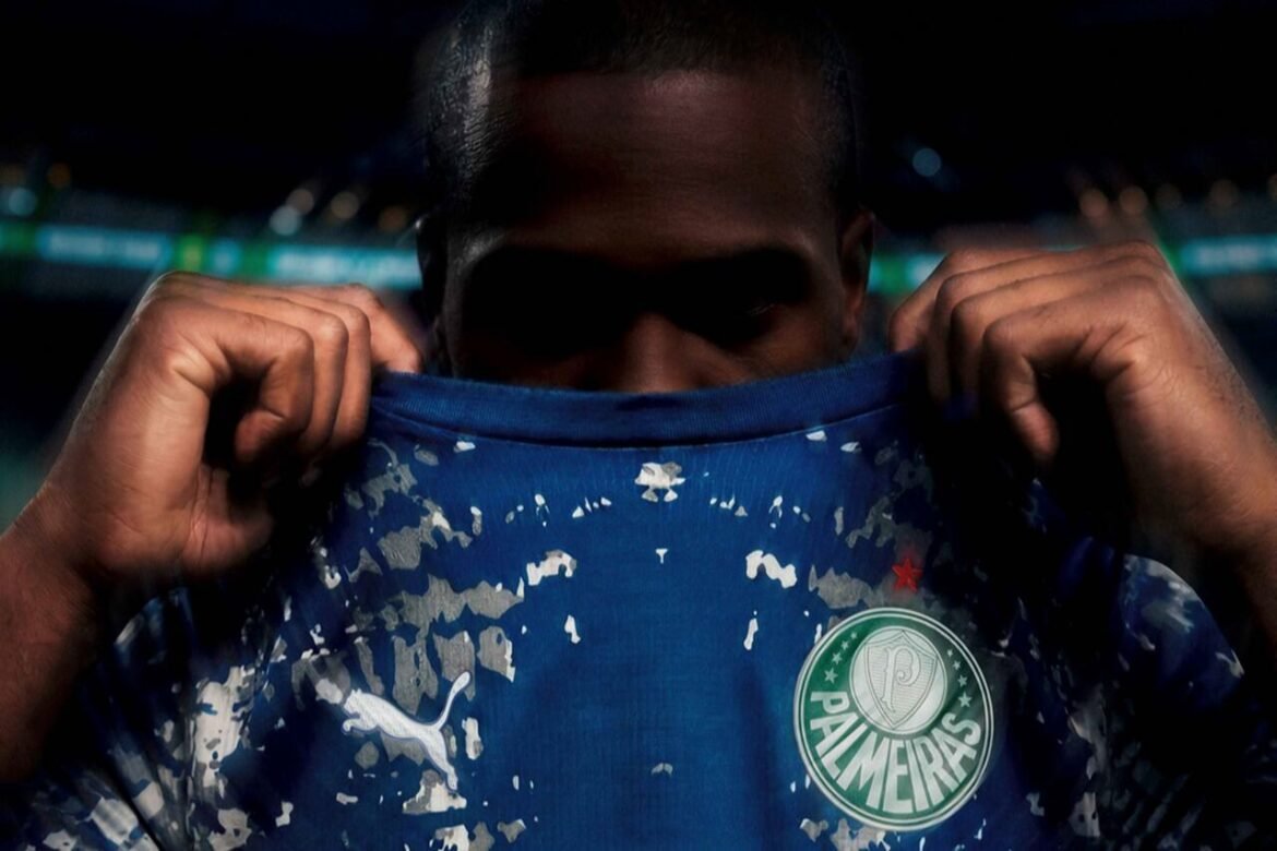 Palmeiras apresenta nova camisa de goleiro com design retrô dos anos 90