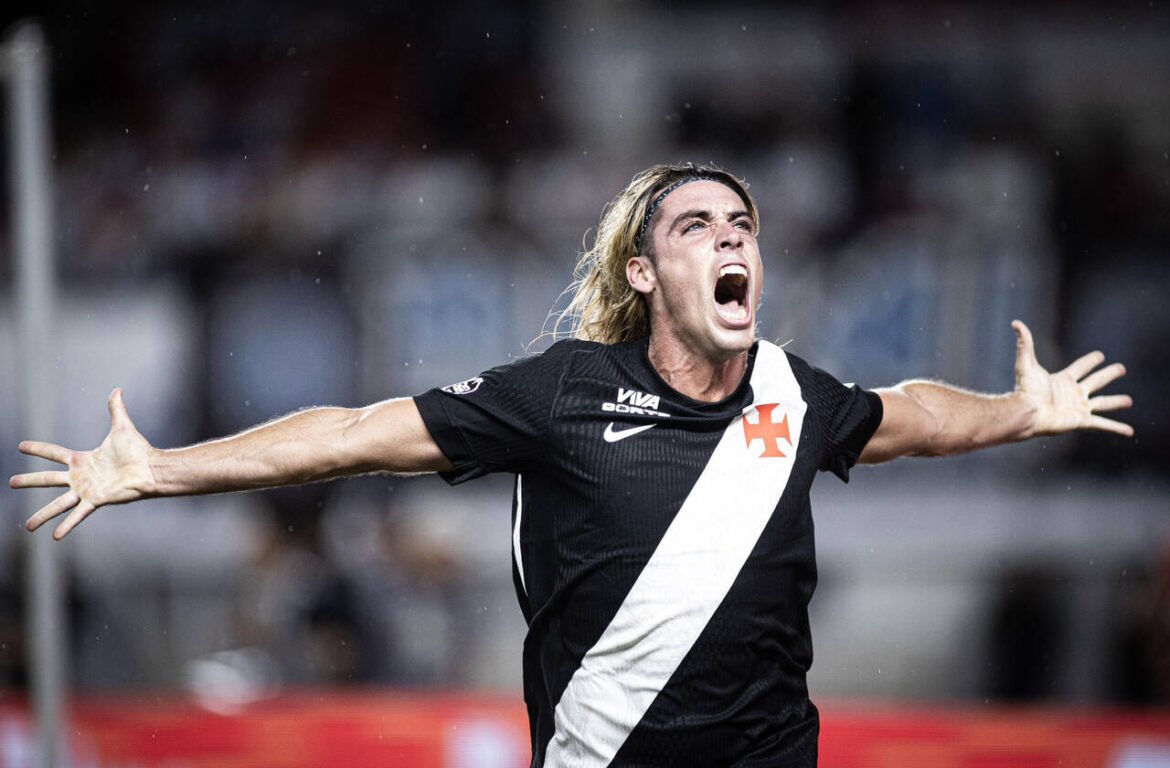 Spinelli quebra jejum e brilha em oportunidade no ataque do Vasco