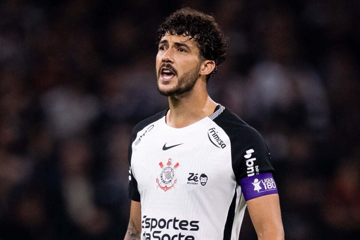 Zagueiro do Corinthians obtém habilitação para conduzir ônibus