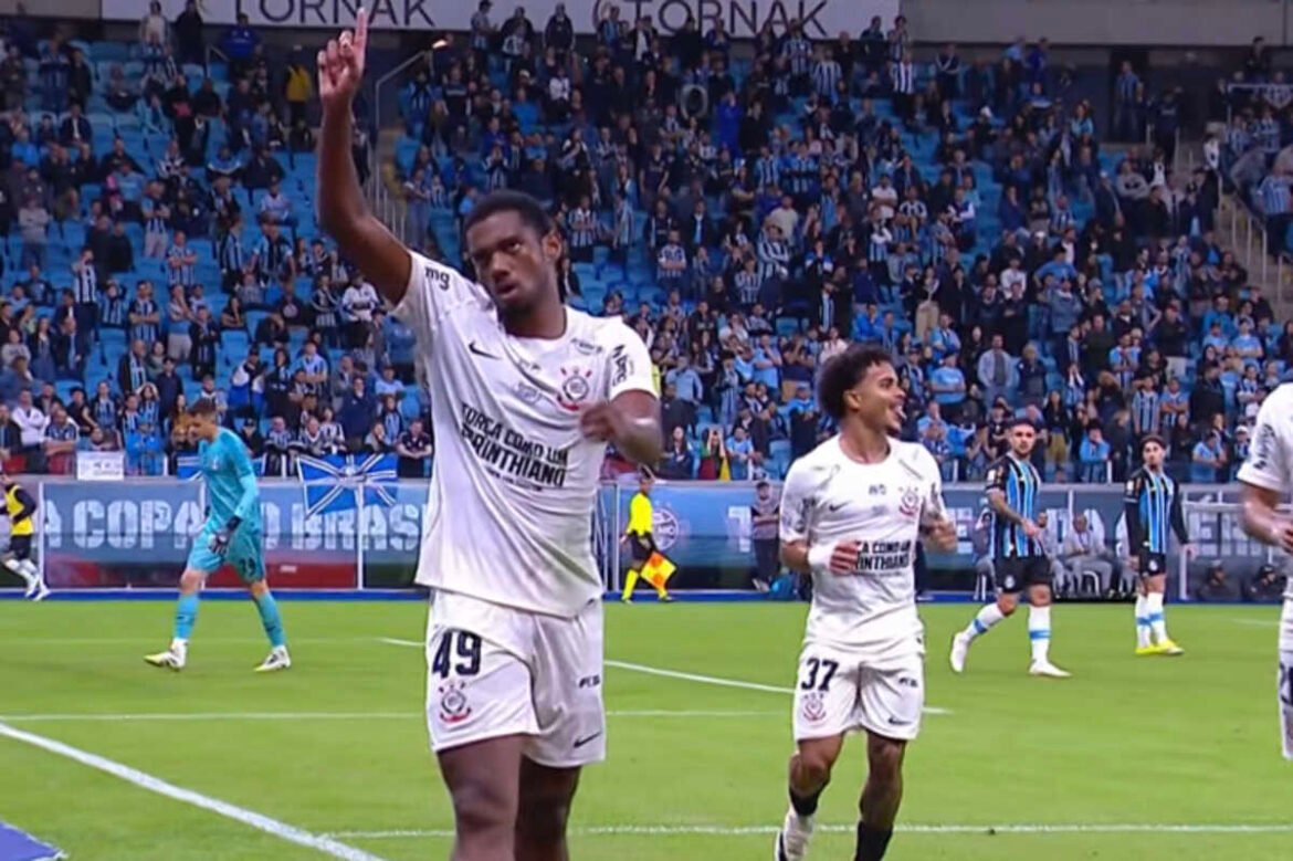 André se destaca e Corinthians vence Grêmio de virada em Porto Alegre