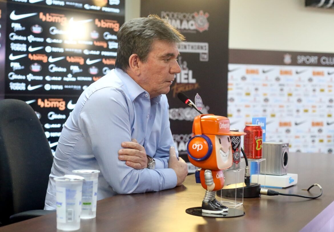 Andrés Sanchez pode ser afastado do Corinthians em audiência marcada para esta segunda-feira
