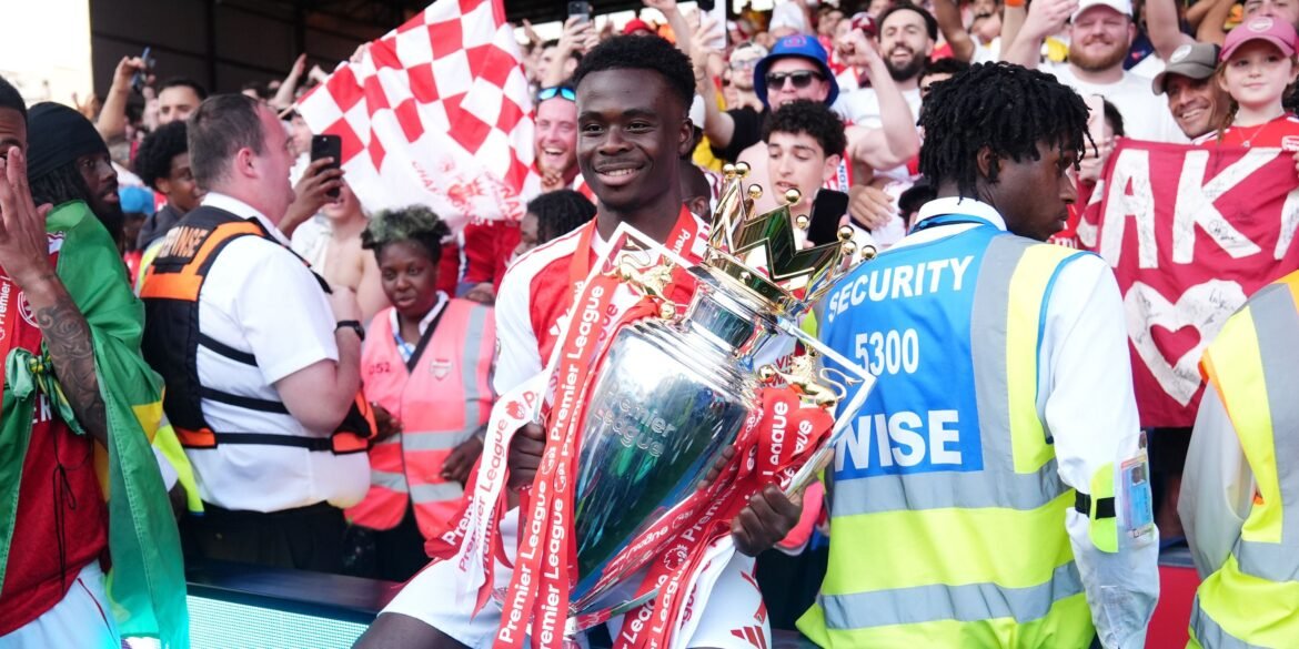 Arsenal já fechou acordo com a próxima estrela do Saka