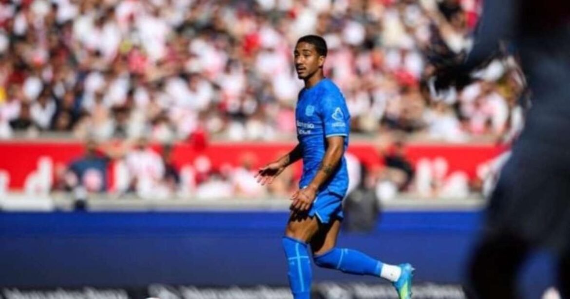 Arthur avalia desempenho no Bayer Leverkusen e planeja o futuro da equipe