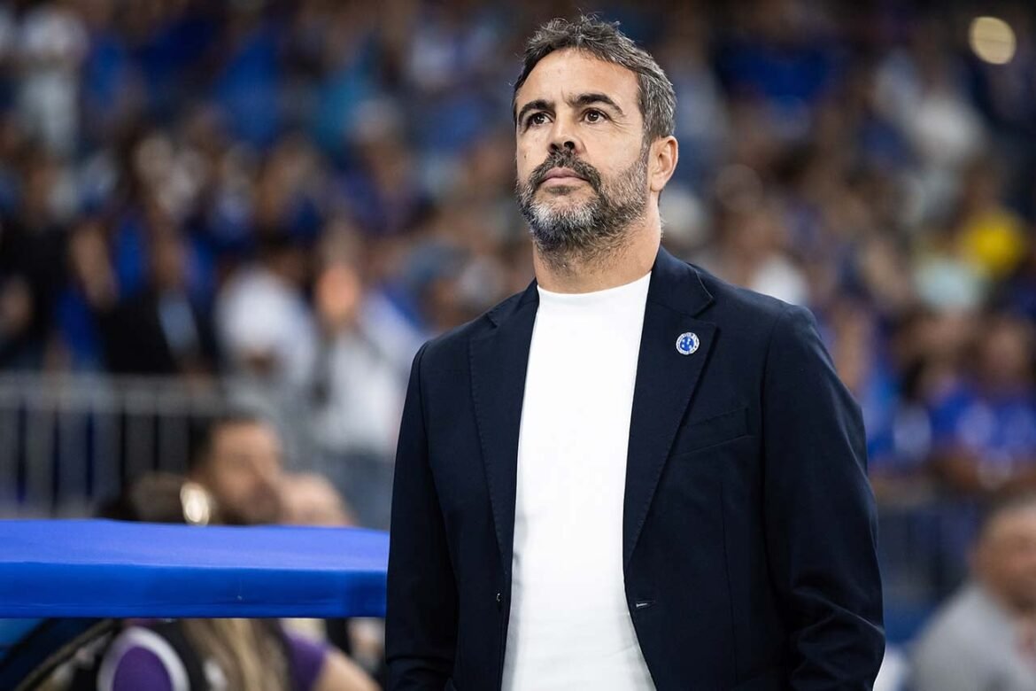 Artur Jorge comenta sobre a decisão de não escalar os principais jogadores na partida decisiva contra o Goiás.