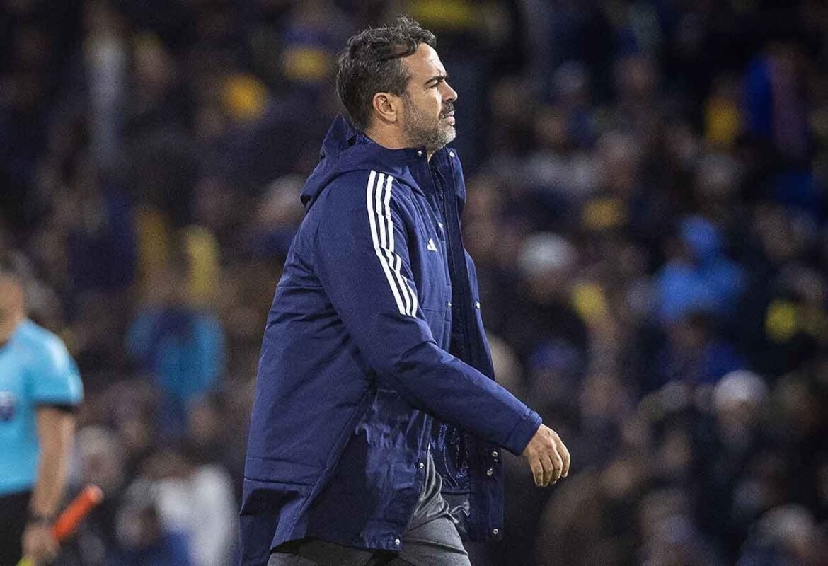 Artur Jorge elogia atitude do Cruzeiro e compartilha impressão: "Tínhamos chances de vencer"
