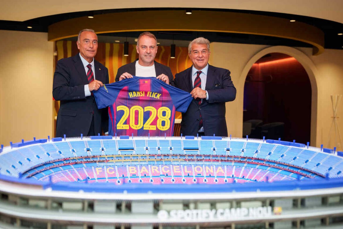 Barcelona estende o vínculo com Hansi Flick até 2028
