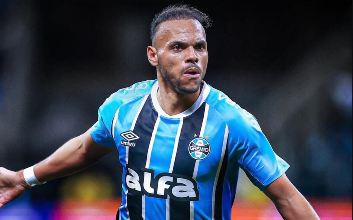 Braithwaite Retorna aos Gol após Lesão e Enche de Emoção a Torcida do Grêmio