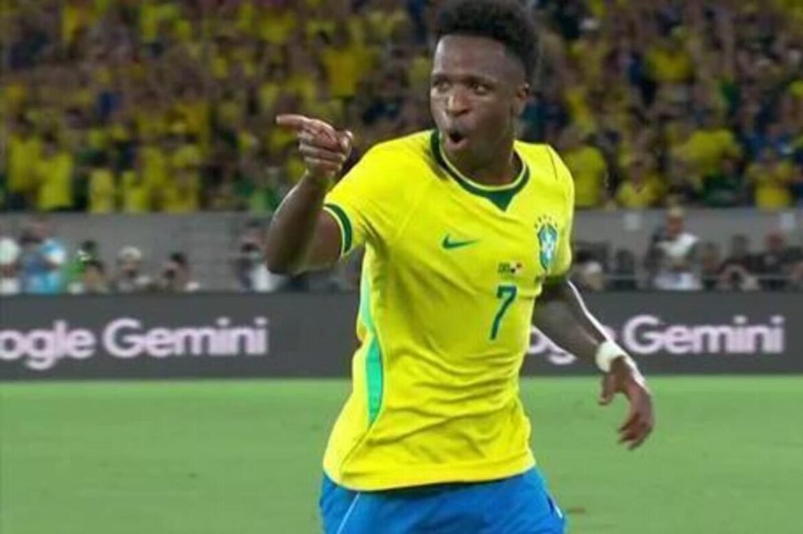 Brasil vence Panamá com titulares no primeiro tempo e reservas no segundo.