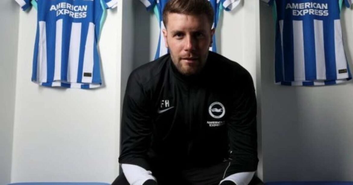 Brighton contrata o treinador mais jovem da história da Premier League