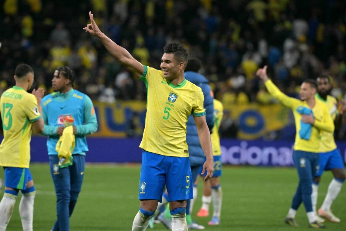Casemiro é o primeiro a se apresentar na Granja para a preparação da Seleção Brasileira