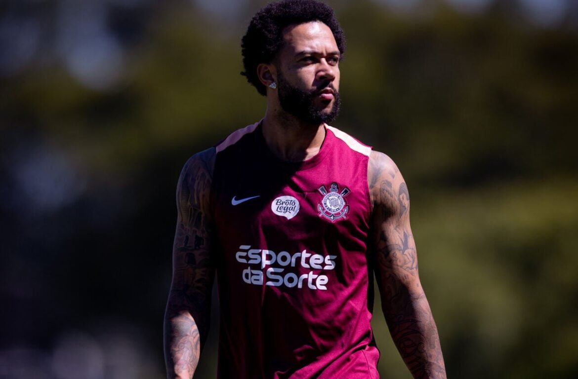 Corinthians explora opções para renovar contrato com Memphis Depay