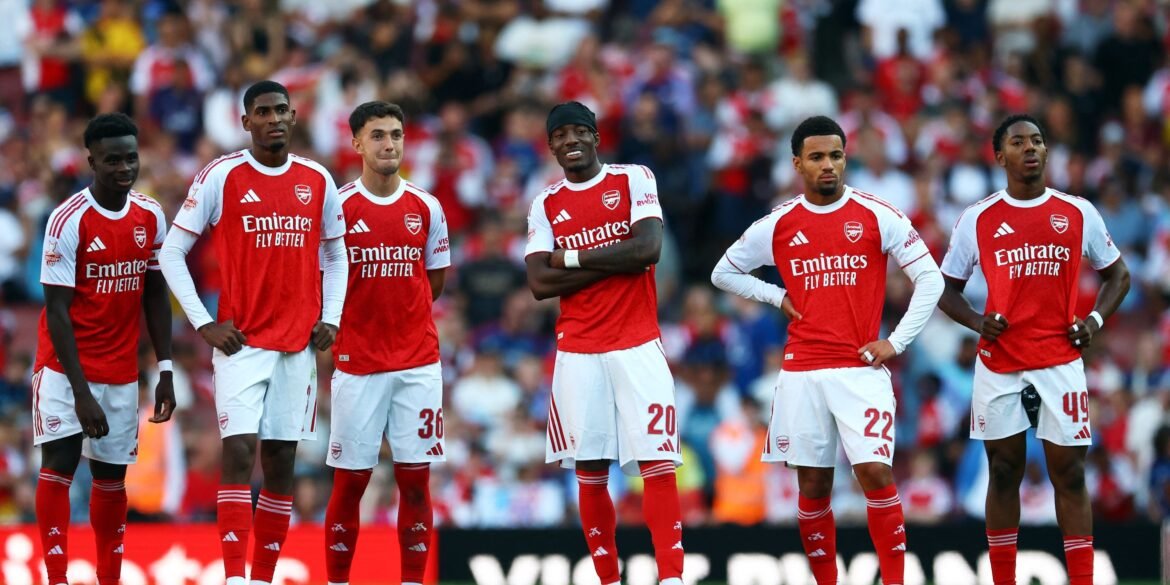 Diretor confirma que clube irá negociar contratação de jogador do Arsenal "nos próximos dias"