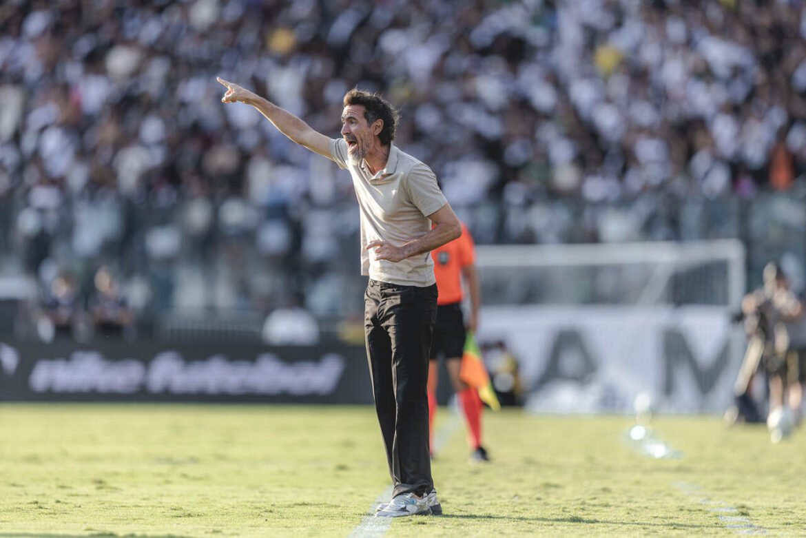 Domínguez destaca progresso do Atlético, mas ressalta a necessidade de contratações: "É essencial"