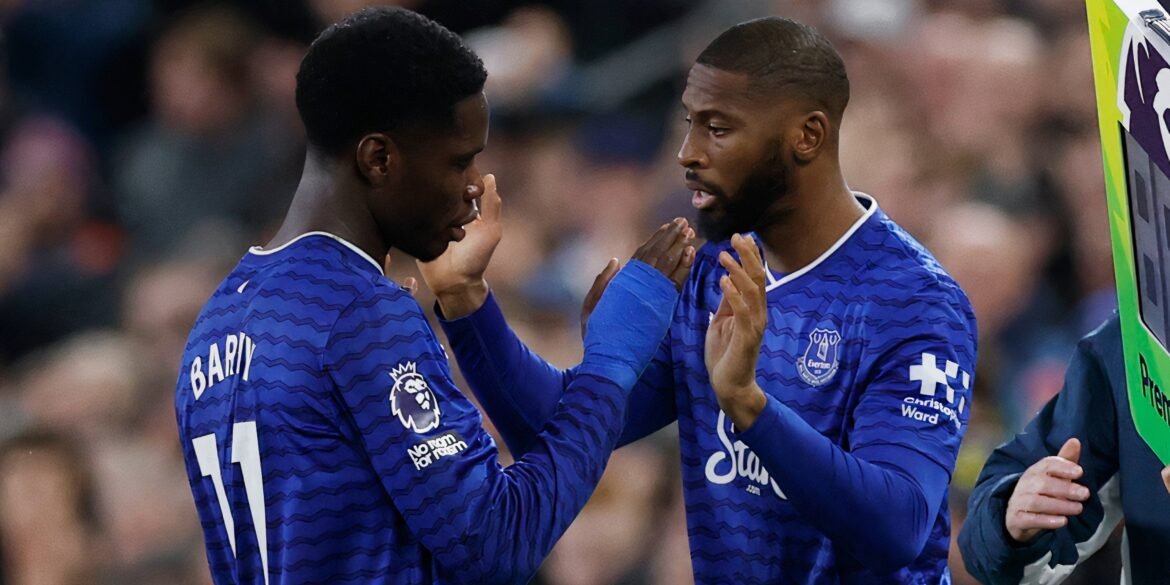 Everton pode ter proposta aceita para contratar um reforço superior a Barry e Beto