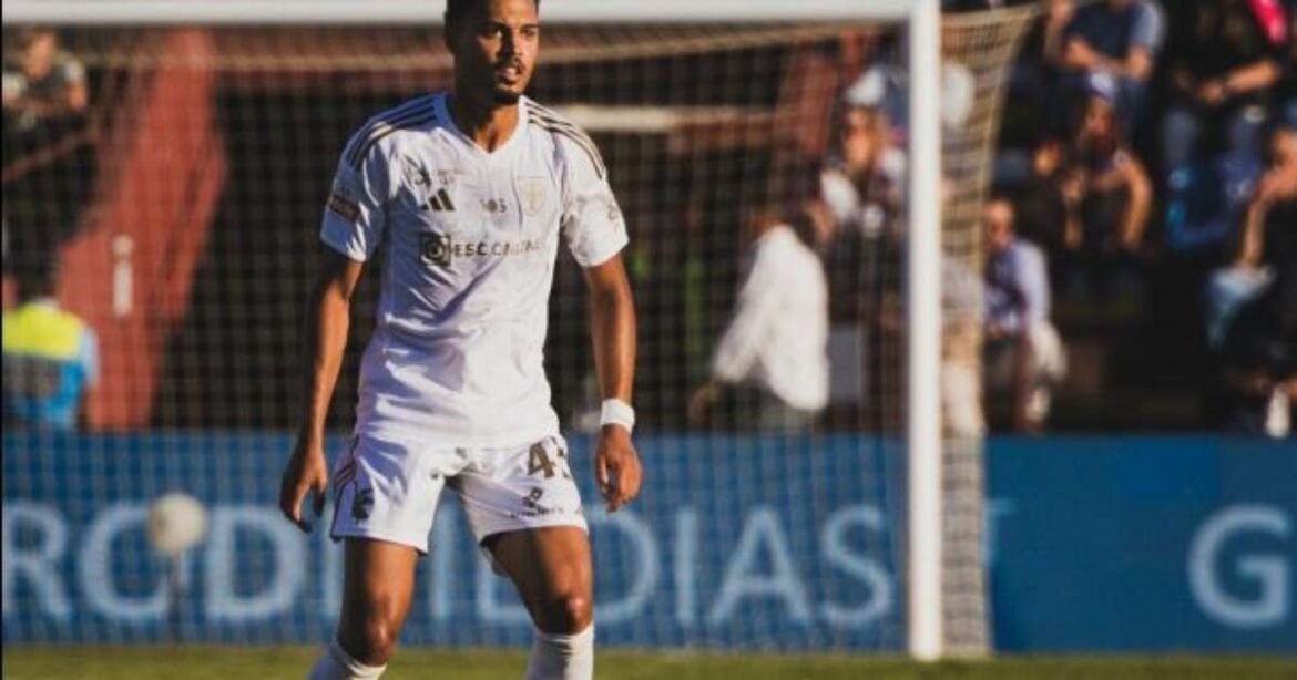Ex-jogador do Botafogo se destaca como o melhor defensor do Casa Pia na Primeira Liga Portuguesa