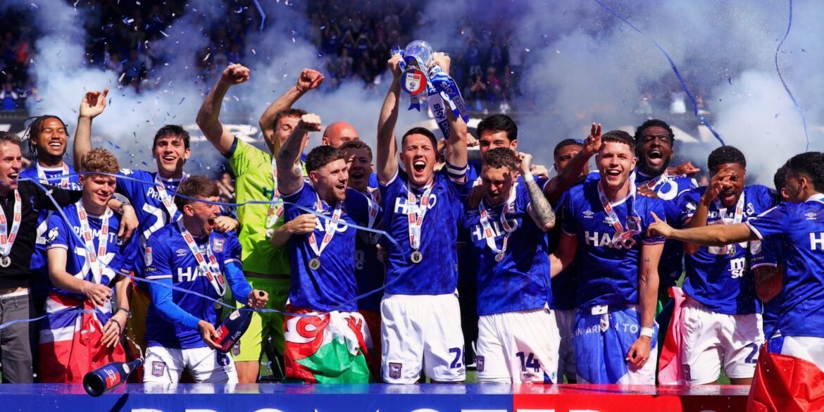 Ipswich recebe prazo imediato para transferências após promoção na Premier League