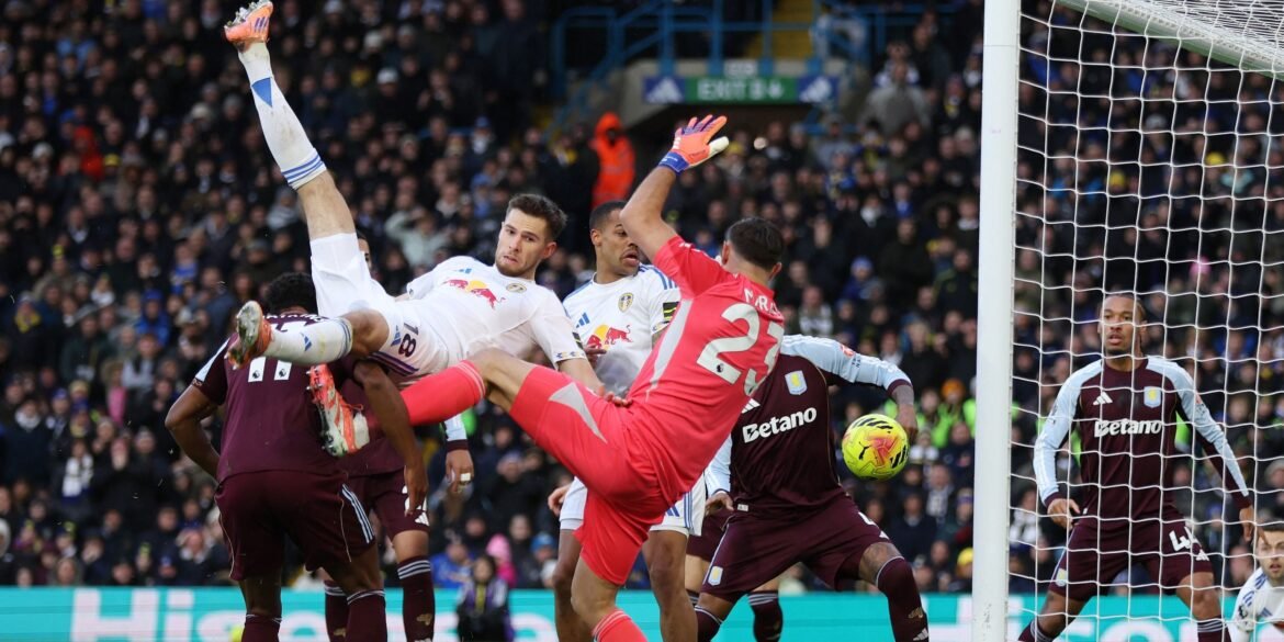 Leeds e Aston Villa buscam empréstimo de atacante com 154 gols na carreira para o verão