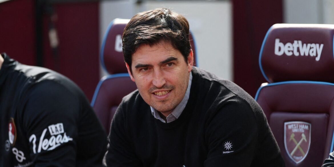 Liverpool negocia para contratar alternativa a Iraola no esquema 3-4-2-1