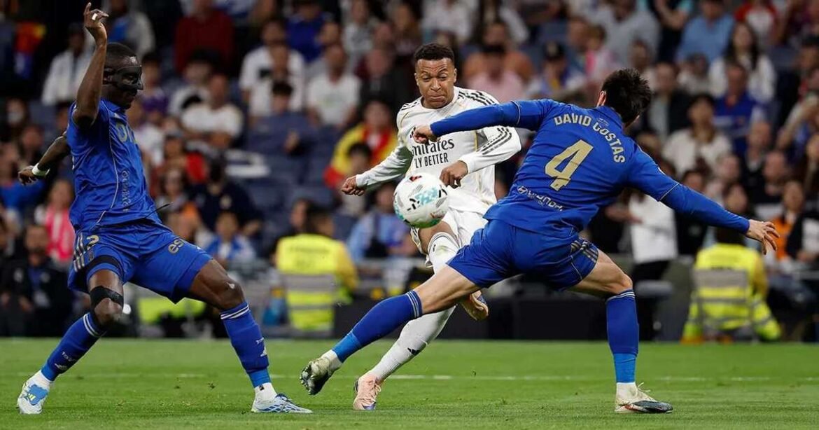 Mbappé afirma ser a quarta alternativa; Arbeloa responde