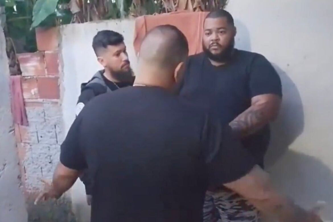 Membro da Fúria Jovem do Botafogo é detido por agressão a torcedor do Flamengo