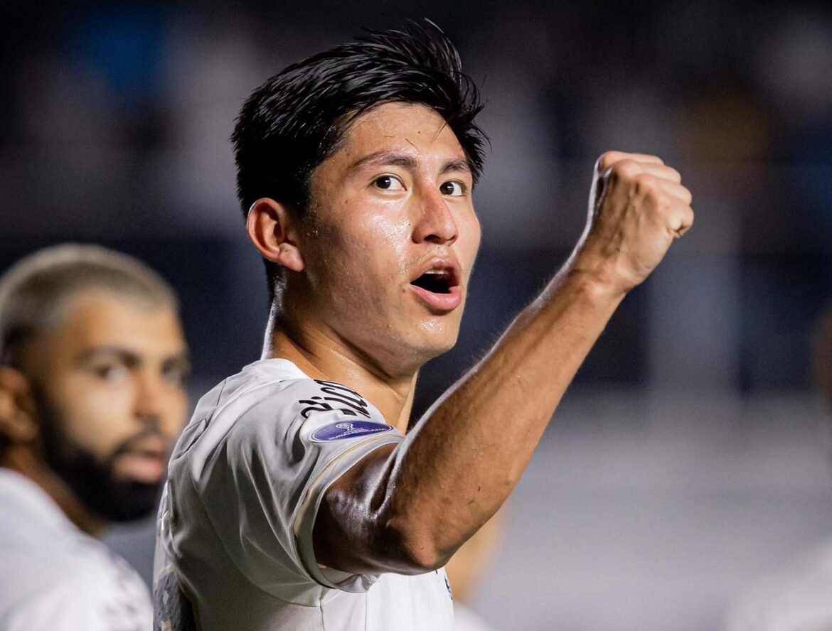 Miguelito comemora seu primeiro gol pelo Santos e ressalta a saída da zona de rebaixamento