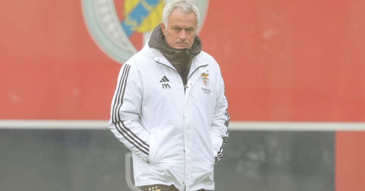 Mourinho gera suspense sobre futuro no Real Madrid e continuidade no Benfica
