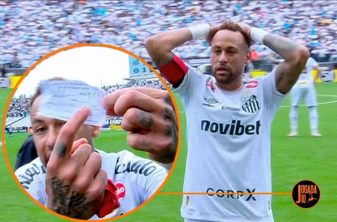 Neymar é trocado por erro e manifesta descontentamento em partida do Santos