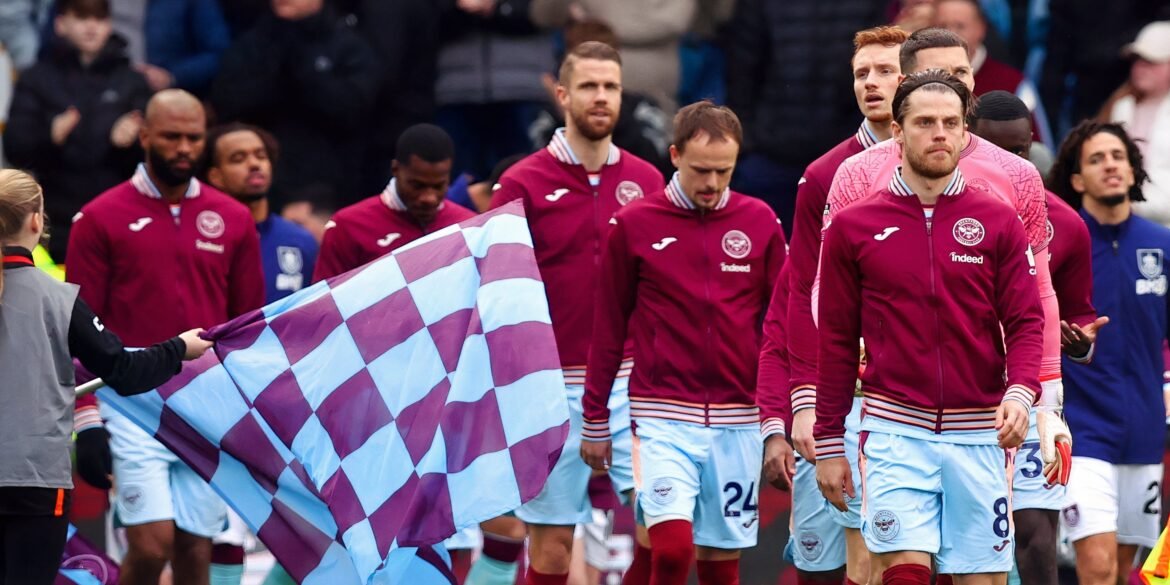 Nottingham Forest se aproxima de estrela do Burnley enquanto Clarets permitem saída próxima