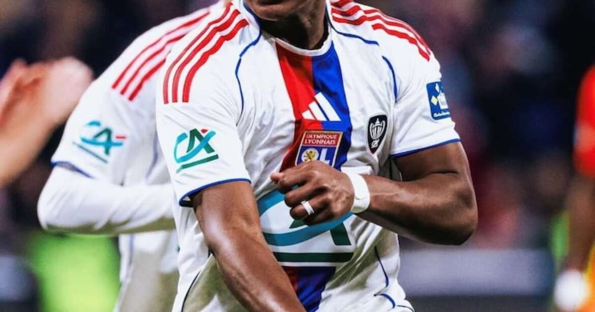Pai de Endrick confirma que jogador permanece no Real Madrid após retorno de empréstimo