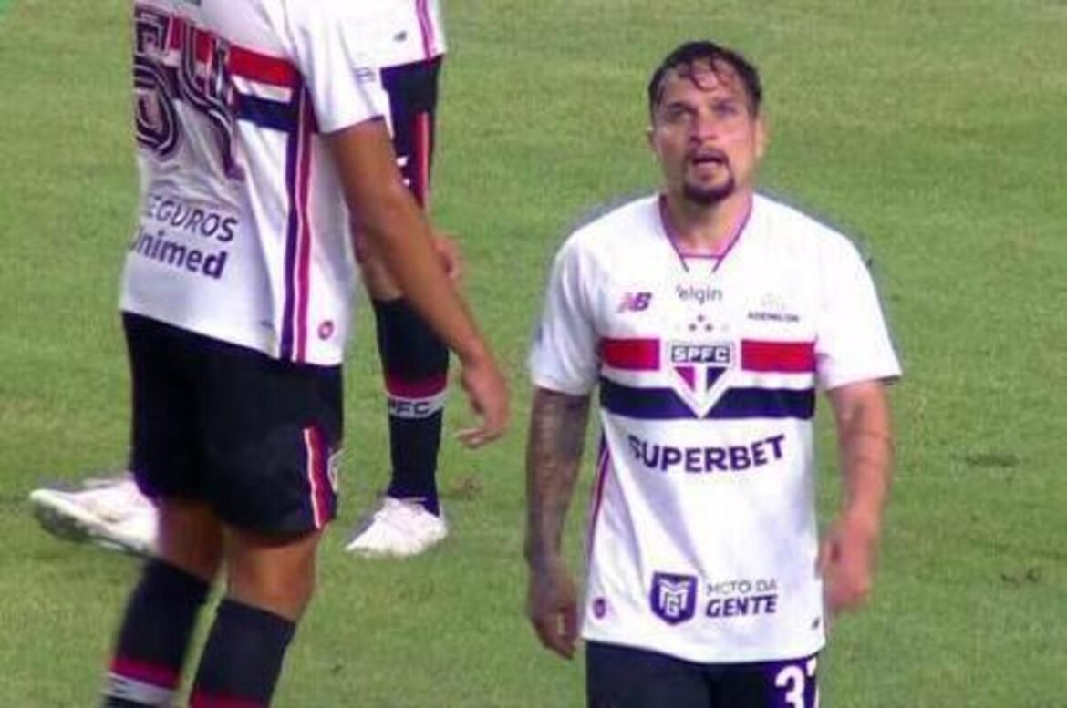 Remo conquista vitória histórica contra o São Paulo com gol no final do jogo