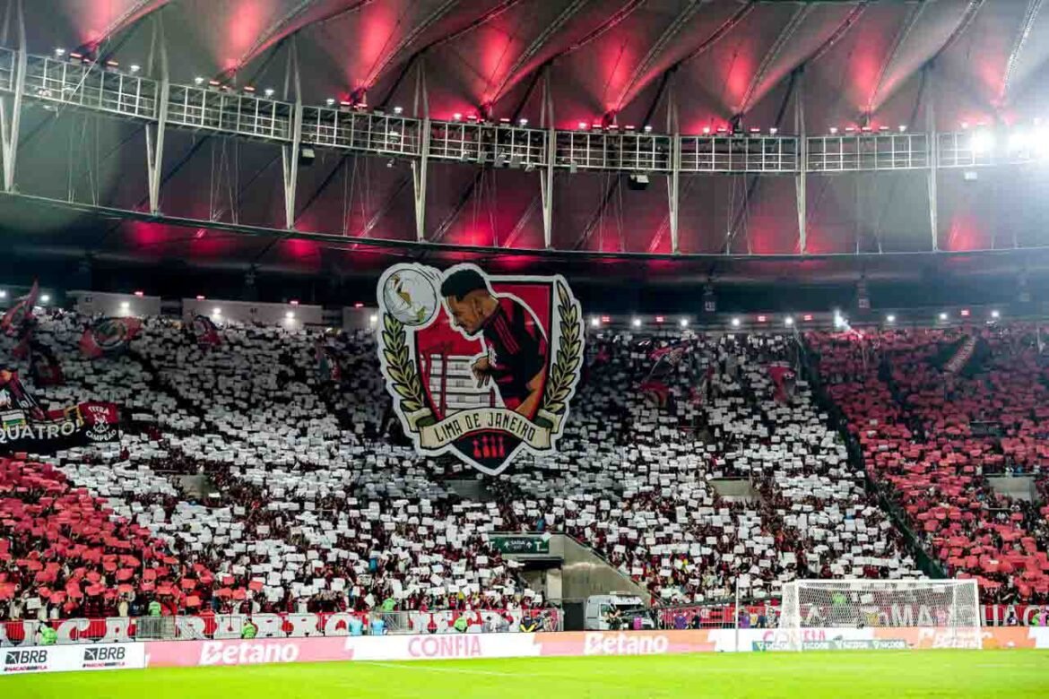 Torcedores do Flamengo provocam Palmeiras antes do jogo: ''Primeiro tetracampeão''