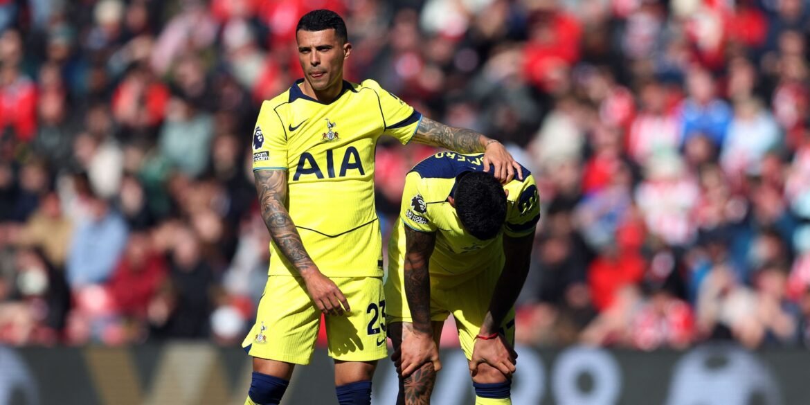 Tottenham contrata médico distante após lesão e divulga cronograma de recuperação
