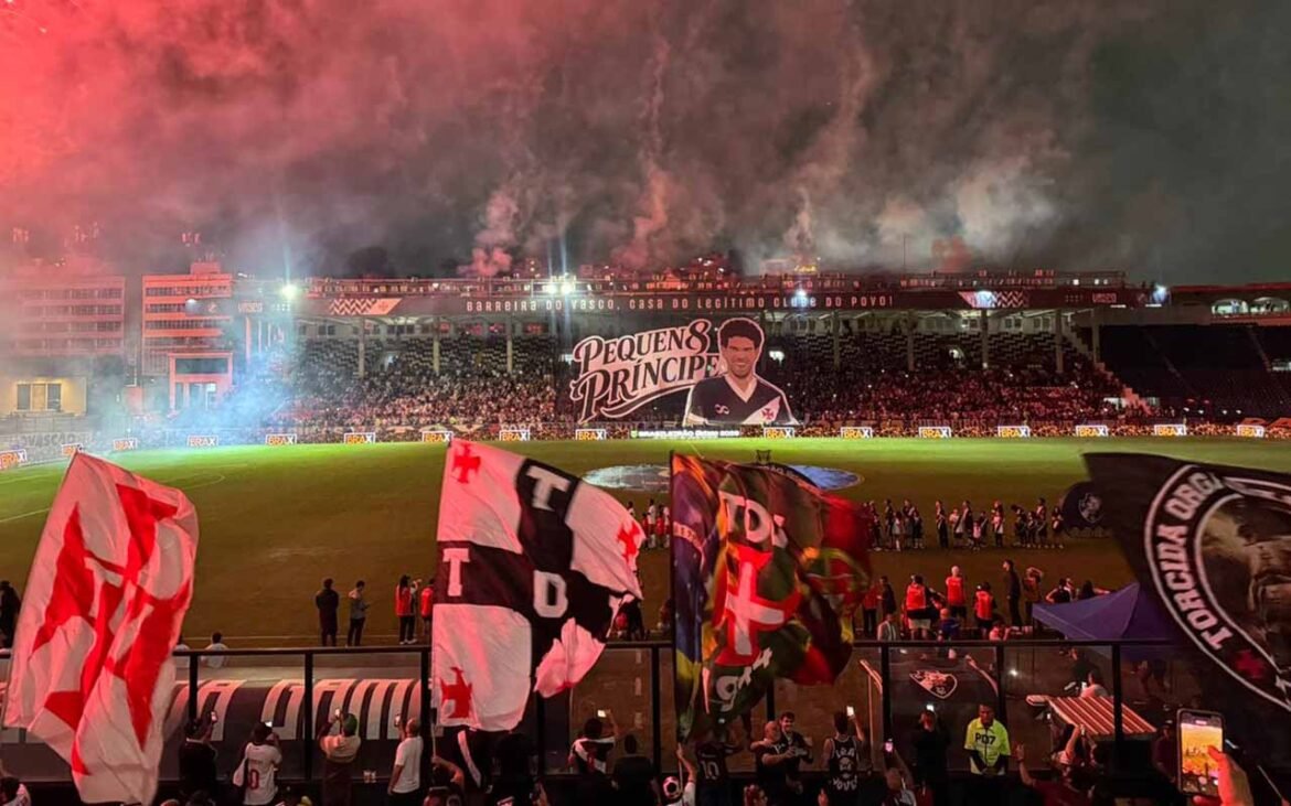 Vasco faz tributo a Geovani durante partida contra o Bragantino