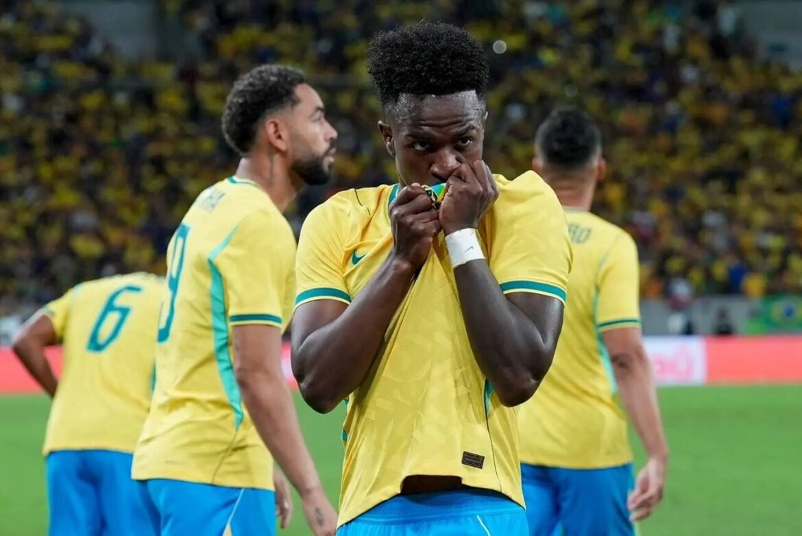 Vini Jr. fala sobre desempenho da Seleção Brasileira e exalta Neymar: "Nosso ídolo"
