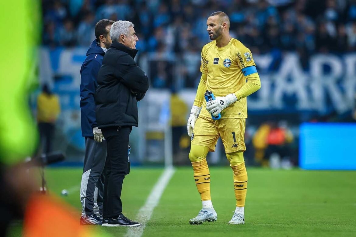 Weverton celebra vitória do Grêmio e comenta sobre convocação: "É sempre um orgulho"