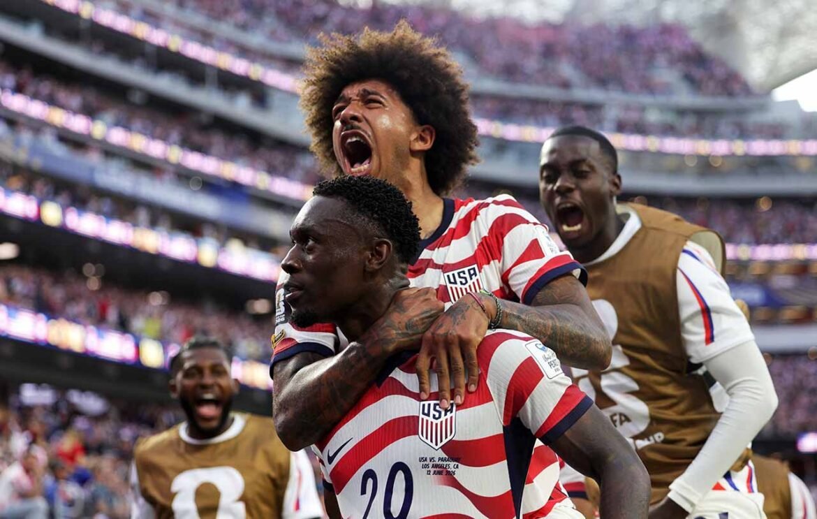 Estados Unidos vencem o Paraguai com gol contra de Bobadilla