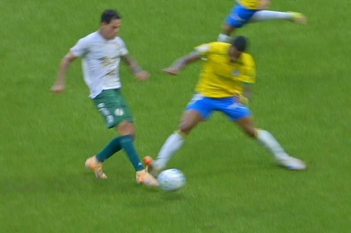 Allan sofre suspensão do STJD devido à expulsão em partida contra a Chapecoense