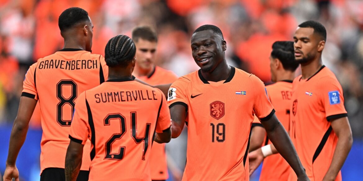 Arsenal tenta desviar transferência de Crysencio Summerville do Manchester United