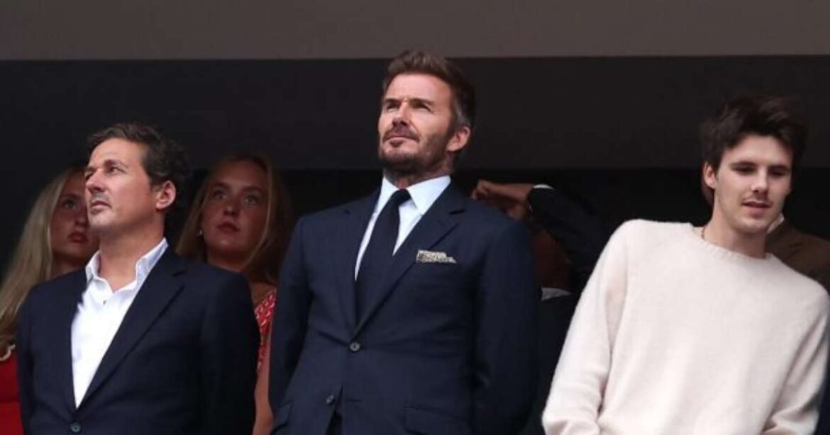 Beckham Lucrando com Intervalos para Hidratação Durante a Copa