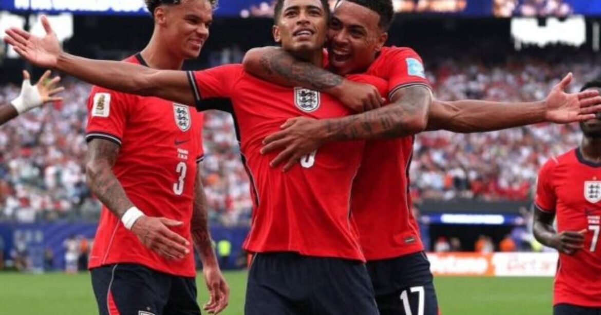 Bellingham celebra desempenho de Kane e comemora classificação da Inglaterra: "Objetivo inicial alcançado"