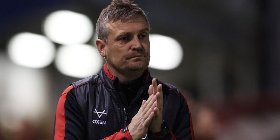 Bristol City demonstra interesse no atacante Joe Taylor, do Huddersfield