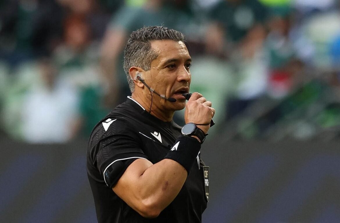 CBF afasta árbitro e equipe de VAR após controvérsias em Palmeiras e Chapecoense