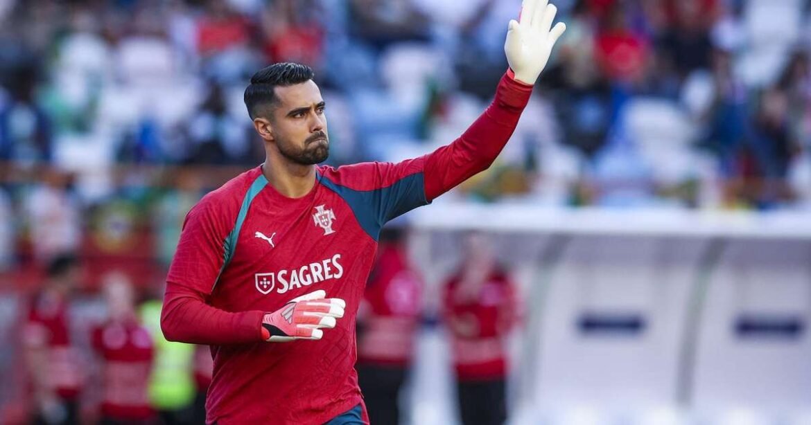 Clube inglês manifesta interesse em Diogo Costa, revela imprensa