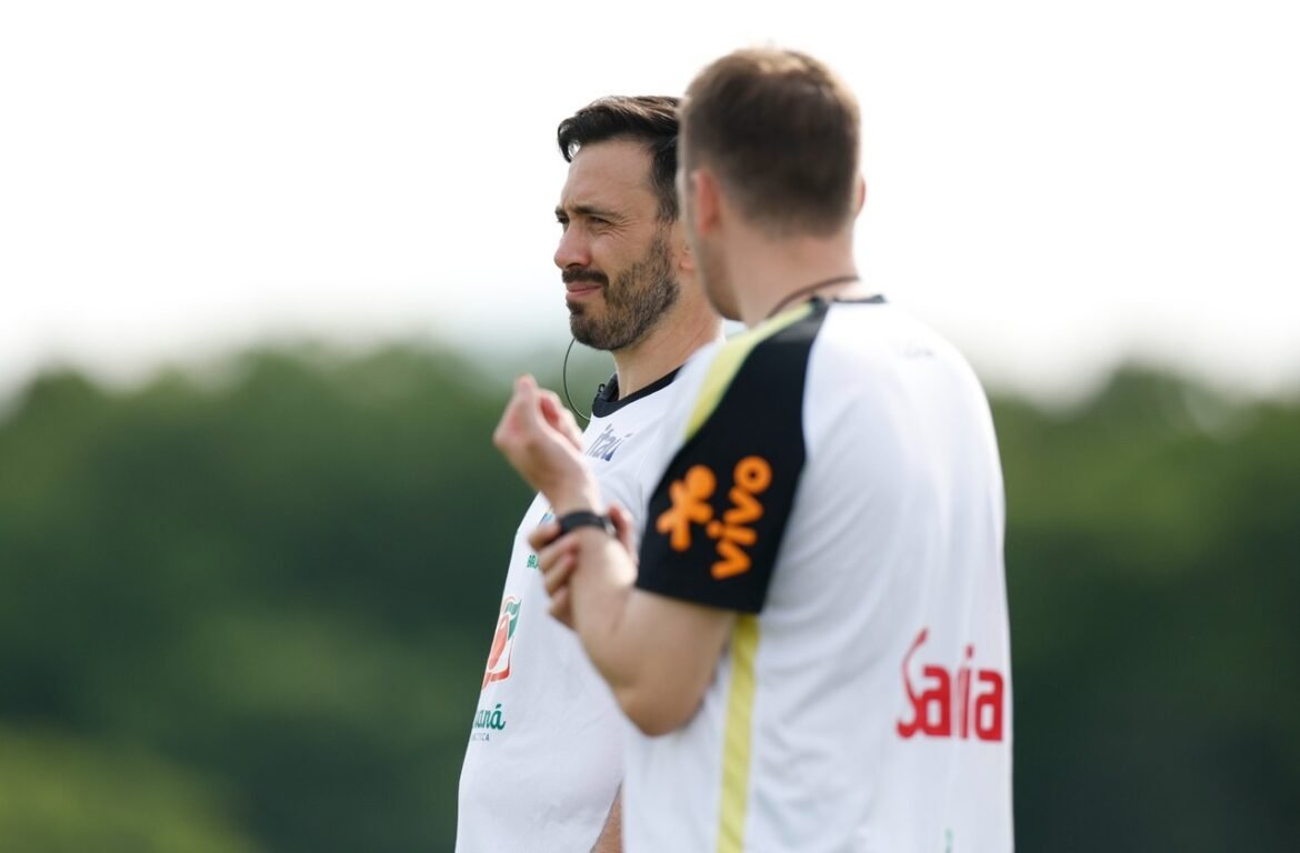 Davide Ancelotti, filho de Carlo, comanda as atividades do Brasil em Nova Jersey