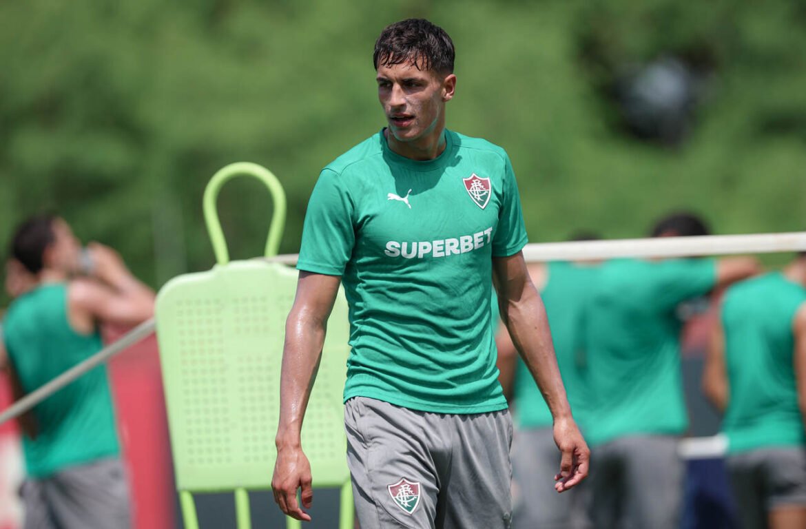 Fluminense avança na negociação de Bernal com clube da Espanha, segundo jornalista