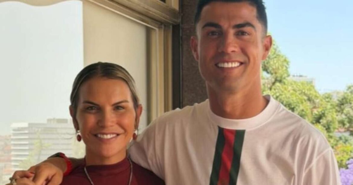 Irmã de Cristiano Ronaldo exibe uniforme do jogador antes do início da Copa